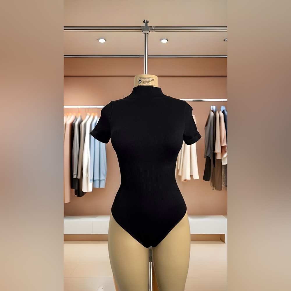 Chic Black Short Sleeve Bodysuit